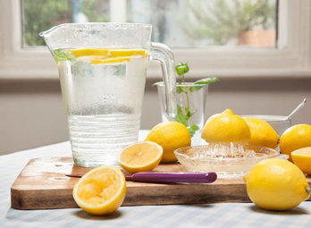 夏天喝柠檬水的好处