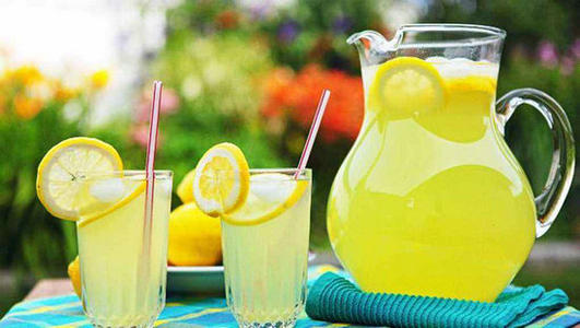 女人喝柠檬水可以减肥吗？