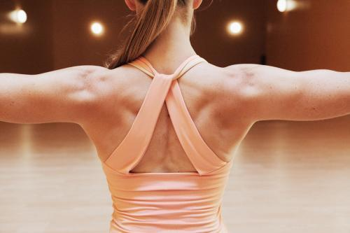背部肌肉锻炼方法大全 7个方法