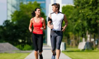 运动养生：每天坚持跑步对身体好处多